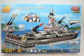 Cobi 4701 Small Army Navy Battleship In Harbour Plus 6 Figures 700 Parts