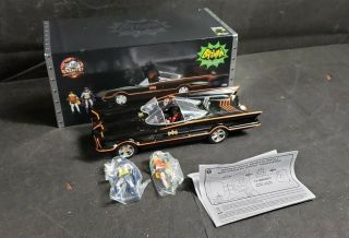 Jada Classic Tv Series 1:18 Batmobile Die - Cast Car Batman & Robin - 98625