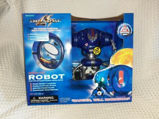 Lost In Space Robot - Motorized - Remote Control - Trendmasters 1997 - Mib
