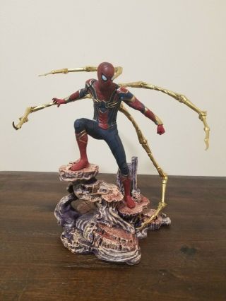 Spider - Man Marvel Avengers Infinity War Iron Pvc Figure Statue 28cm