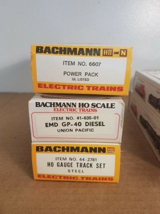 Bachmann HO Scale Model Train Set Union Pacific 866 & 5 Cars w/ power pack, 5