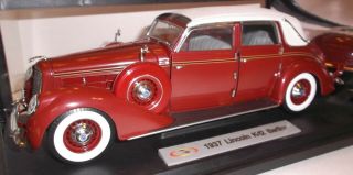 Signature 1937 Lincoln K - 12 Berline Town Car Die - Cast Boxed 1:18