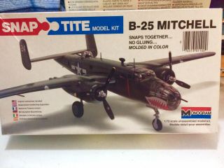 Snap Tite Monogram B - 25 Mitchell Model Kit 1100 Scale 1/72 Complete Opened