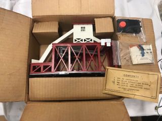 Lionel Trains Operating Icing Station352 with OB See Photos for best description 2
