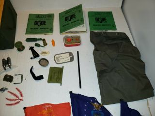 GI JOE VINTAGE WOODEN FOOTLOCKER WITH ACCESSORIES GEAR MANUALS CLOTHES FLAGS 7