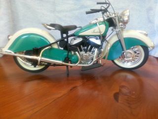 1998 Plastic Die - Cast 1/6 Scale 1948 Indian Chief Motorcycle By Ray