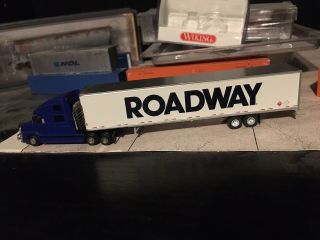 N Scale Kato Volvo Tractor With Trainworx Roadway 53’ Trailer