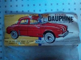 Vintage AIRFIX England 1/32 Scale MODEL CAR Renault Dauphine Pckage Never Opened 3