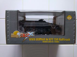 The Ultimate Soldier WWII German Sd KF2 Halftrack Scale 1:32,  Crew of 3 Figures 2