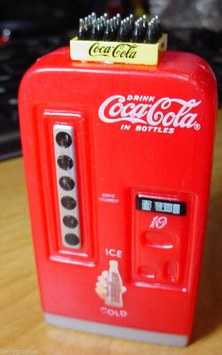 Dual Faced Coke Machine W Coca Cola Case 1/24 Scale G Scl Diorama Accessory Item