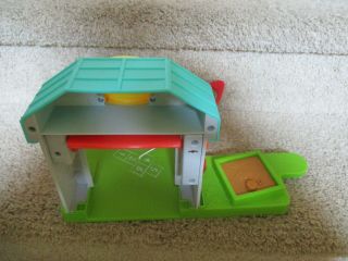 Fisher Price Little People Big Helpers Garage basketball out of package part 2