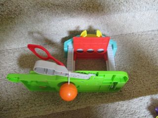Fisher Price Little People Big Helpers Garage basketball out of package part 3