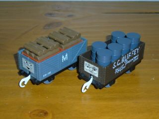 2 Thomas Trackmaster Troublesome Trucks S.  C.  Ruffey & M 10 Tons W/ Cargo Tomy