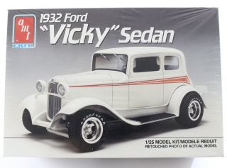 1932 Ford Vicky Sedan Deuce Hot Rod Amt Ertl 1:25 Model 6573