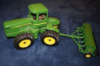 Ertl John Deere Tractor And Tool 452 Grain Drill