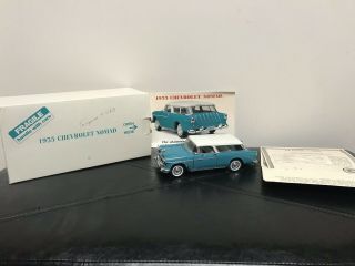 Danbury 1955 Chevrolet Nomad 1:24 Scale Teal & White
