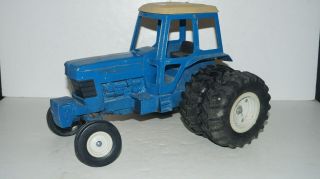 Large 1/12 Scale Ford Model 9700 Ertl Usa Diecast Farm Tractor With Dual Wheels