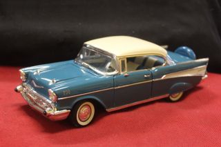 1:18 Scale Road Legends Blue 1957 Chevrolet Bel Air Hard Top Diecast By Yat Ming