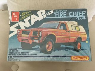 Amt 1/25 Scale Toyota Fire Chief 4x4 Snap Together Kit Pk2512.  Complete.
