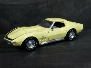 Hot Wheels 1969 Chevy Corvette Stingray 427 1:18 Scale Diecast Car 1998 Yellow