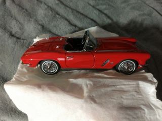 1962 Chevy Corvette Convertible,  Danbury Diecast Model Car,  1:24 Scale,  Red