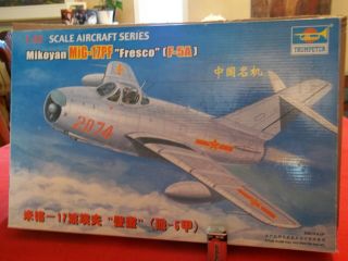 Large 1/32 " Mikoyan Mig - 17pf Fresco F - 5a " Russian Jet Fighter Trumpeter 02206