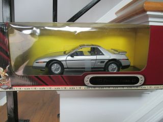 1985 Pontiac Fiero Gt Road Signatures 1:18 Scale W/ Box Deluxe Ed.  Yat Ming