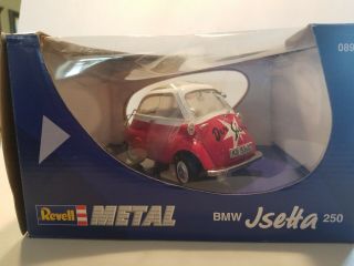 Revell Bmw Jsetta 250 - 1:18 Scale Red & White