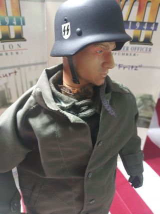 1/6 Dragon Wwii German Ss Soldier With Overcoat And G - 43 Rifle