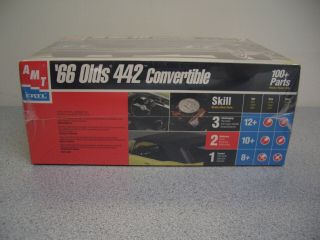 AMT/Ertl 1/25 ' 66 Olds 442 Convertible - 2