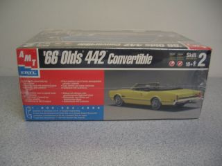 AMT/Ertl 1/25 ' 66 Olds 442 Convertible - 3