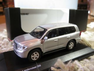 1/64 Kyosho Toyota Land Cruiser 200 Diecast (silver)