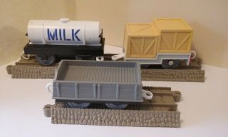 3 Thomas The Train Trackmaster : Freight Car,  Box Car & Milk Car W Tracks
