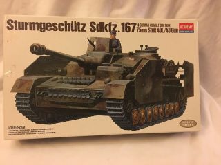 Academy 1/35 Plastic Model Kit Sturmgeschutz Sdkfz.  167 German Assault Tank 1332
