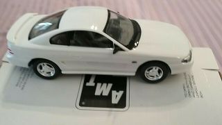 Amt Ertl 1/25 Scale 1995 Ford Mustang Gt Promo Crystal White