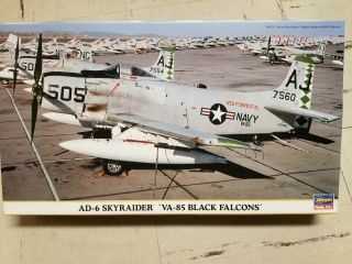 Hasegawa 1/72 Douglas Ad - 6 Skyraider Usn Va - 85 Black Falcons