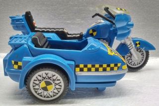 1991 Tyco The Incredible Crash Test Dummies Blue Motorcycle Toy w/ Red Helmets 4