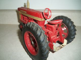 INTERNATIONAL 560 TRACTOR ERTL ESKA Vintage Farm Toy FARMALL IH 5
