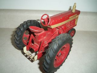 INTERNATIONAL 560 TRACTOR ERTL ESKA Vintage Farm Toy FARMALL IH 6