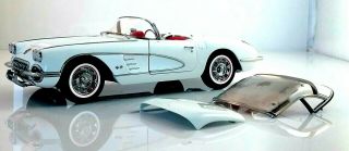 1958 Corvette Diecast Model In White By Auto Art In 1:18 Scale