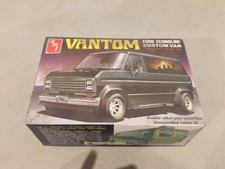 Amt Vantom Ford Econoline Custom Van 1/25