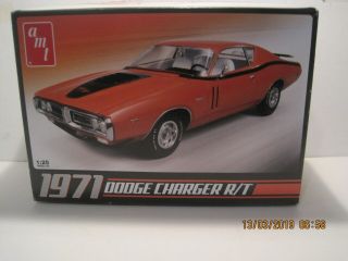 Amt 1971 Dodge Charger R/t 1/25 Scale Model Kit Open Box Special