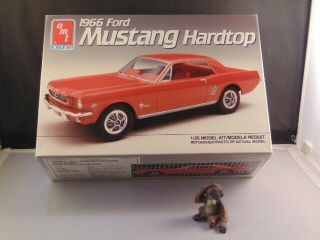 Amt 1/25 Scale 1966 Ford Mustang