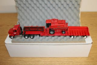 1/64 Freightliner Tractor Trailer With Case Ih 1660 Axial - Flow Combine With Corn