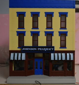 Mth - Rail King Built Building Lighted O Scale Johnson Main Street Pharmacy