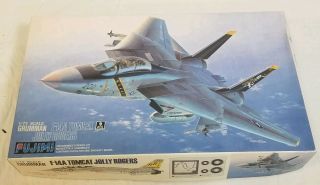 Fujimi 1/72 Scale Grumman F - 14a Tomcat Jolly Rogers Kit