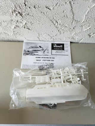 Revell H - 387:100 Chris - Craft Sport Fishing Boat Scale Model Kit 1996 Issue 4