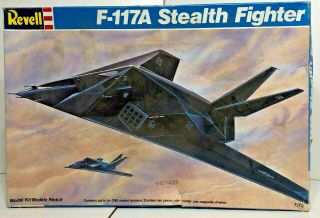 Revell F - 17a Stealth Fighter 1990 Airplane Aircraft Model Kit 1:72 No 4382