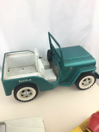 3 Vintage Pressed Steel TONKA Toy Trucks - JEEP,  Cement Mixer,  & Tow Truck 4