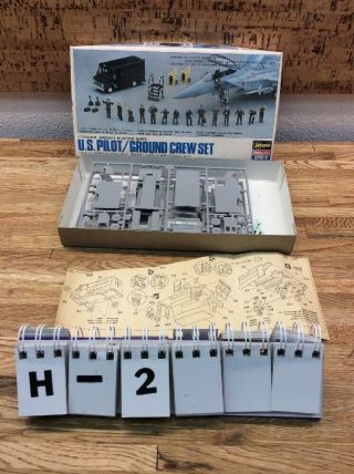 Hasegawa 35007 Us Pilot & Ground Crew Set 1/72 Scale Plastic Model Kit